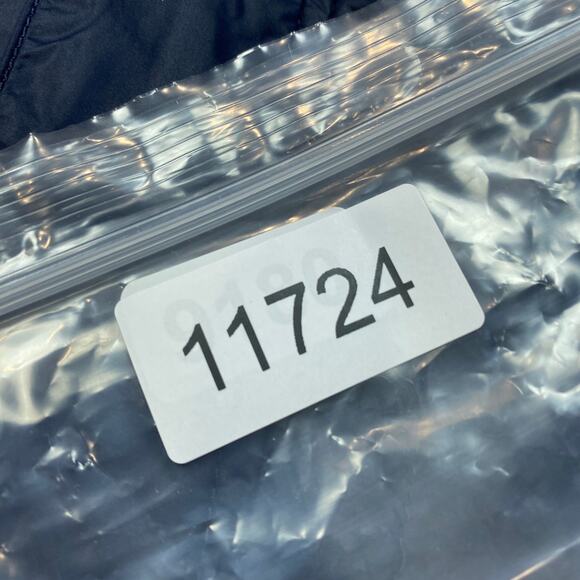 NWT John Varvatos Star USA Quilted Nylon Bomber Light Jacker Men's Small - Picture 11 of 11